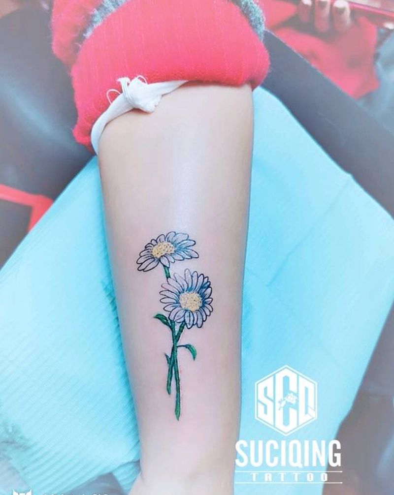 雏菊纹身图片_手臂老传统纹身图案