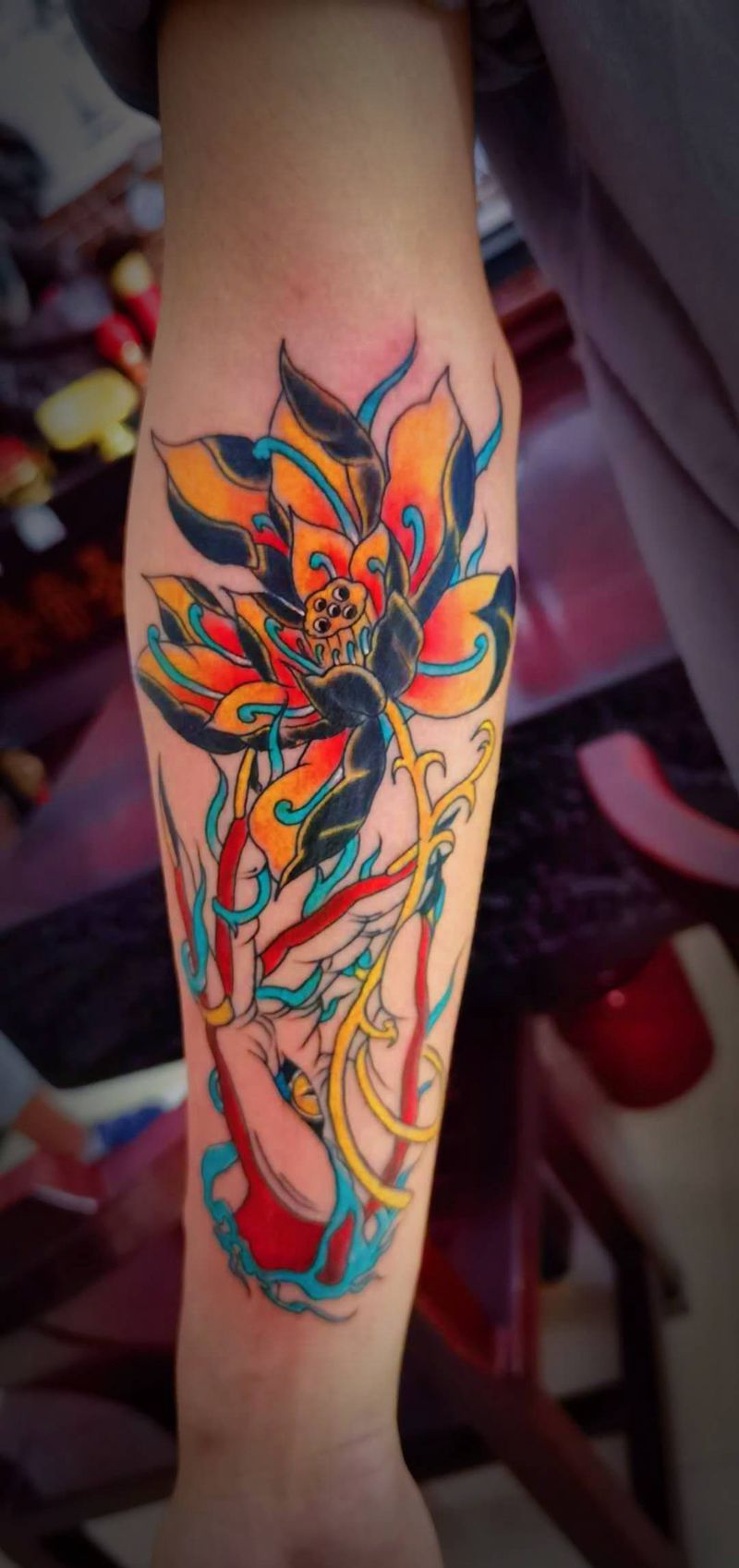 荷花纹身图片_手臂手部新传统纹身图案