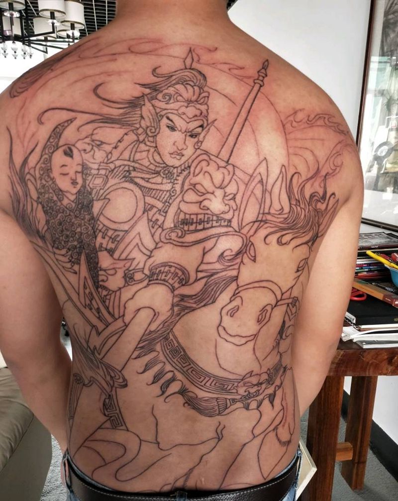 满背纹身图片_背部老传统纹身图案