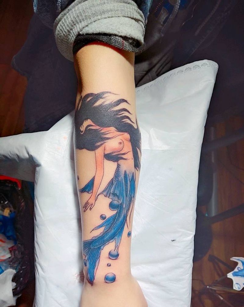 美人鱼纹身图片_手部老传统纹身图案