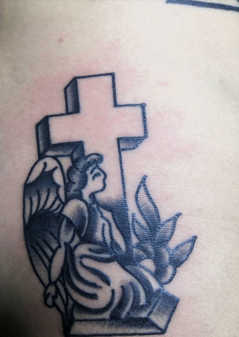 小天使纹身图片_腹部Old School小天使纹身图案