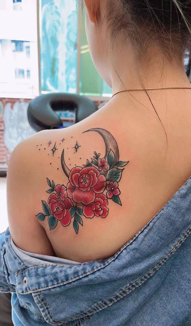 花纹身图片_背部新传统纹身图案