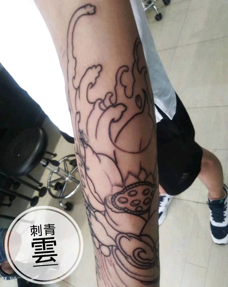 荷花包臂 未完纹身图片
