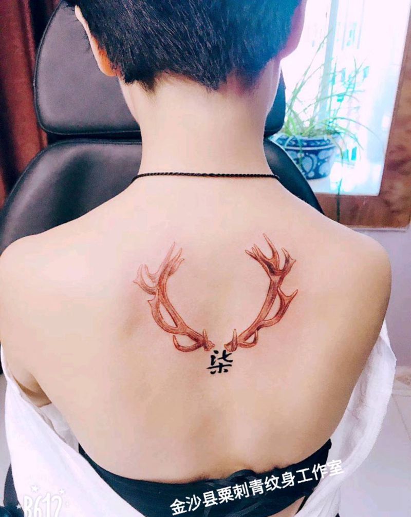 鹿角纹身图片