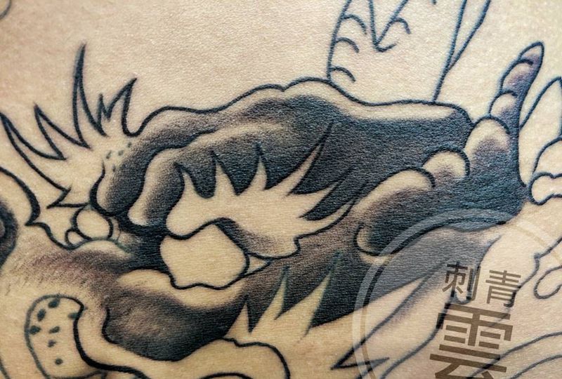 老传统纹身图片_背部老传统纹身图案