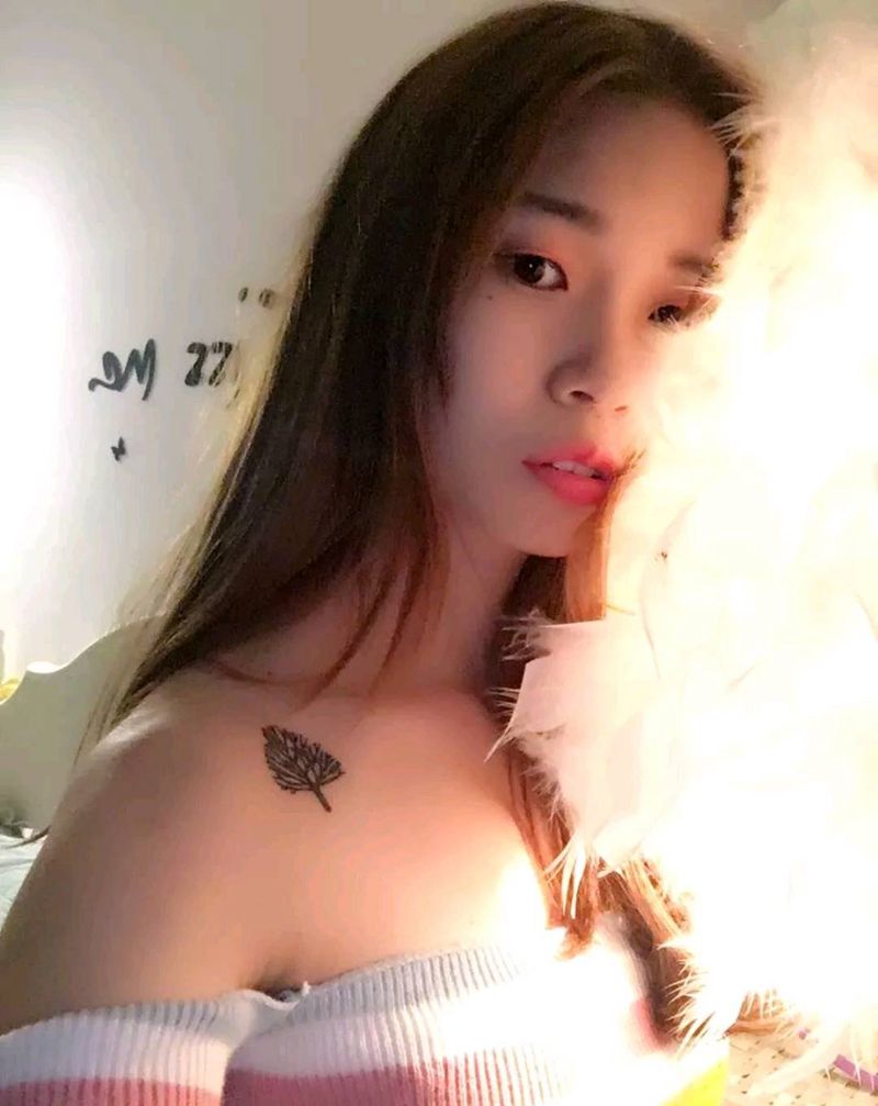 小树纹身图片_肩部老传统树纹身图案