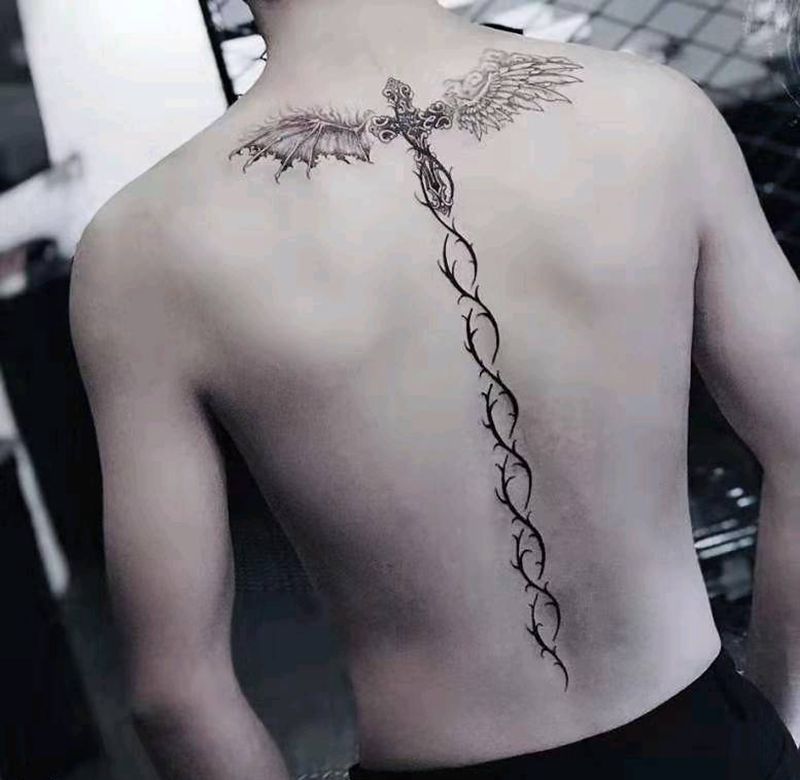 ！纹身图片_背部纹身图案