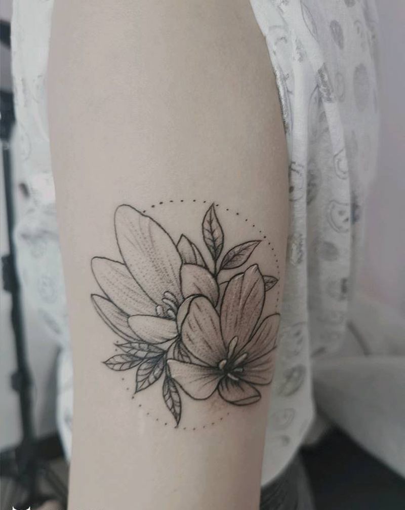 山茶花纹身图片_手部手臂素花纹身图案