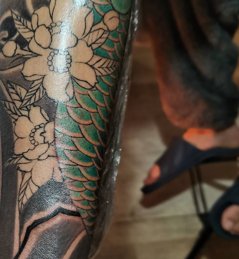 鲤鱼纹身图片_手臂老传统新传统纹身图案