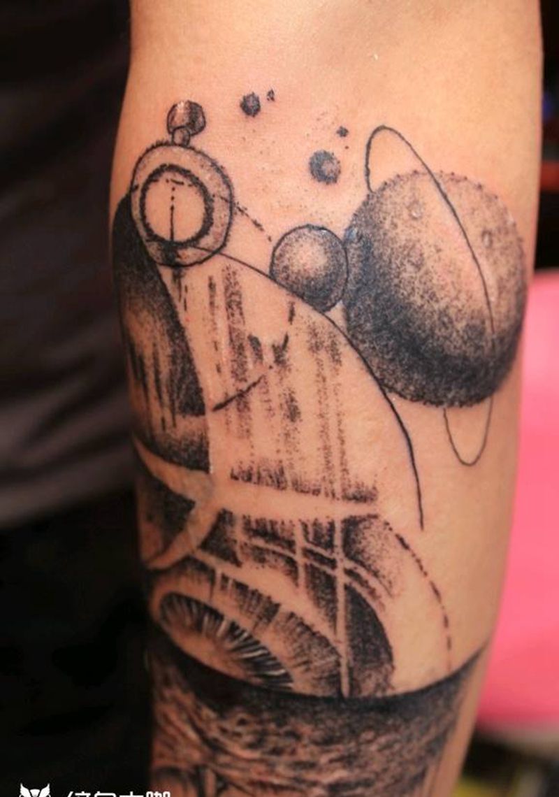 星系纹身图片_手臂点刺纹身图案