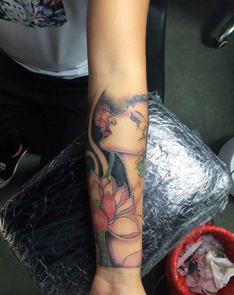 近两年流行的艺妓纹身图片_成品手臂传统人物纹身图案