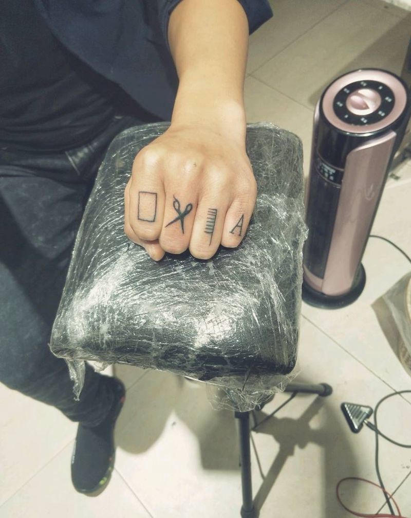 手指纹身图片_手部纹身图案