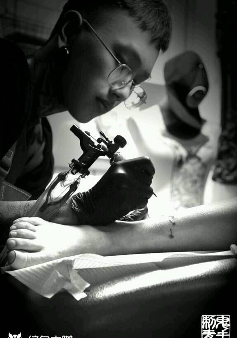 鬼手纹身师纹身图片_昆明纹身图案