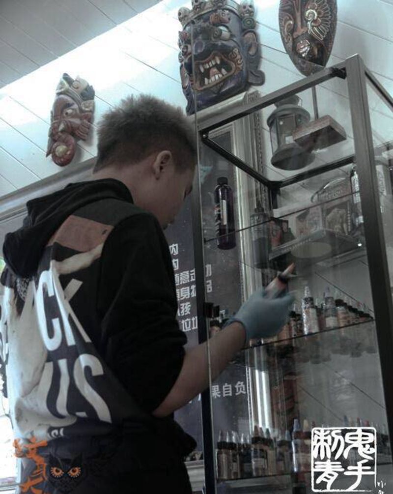 昆明鬼手纹身 小鬼店纹身图片
