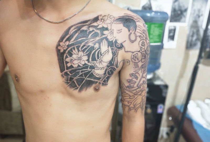 半甲 为完美纹身图片_手臂胸部老传统纹身图案