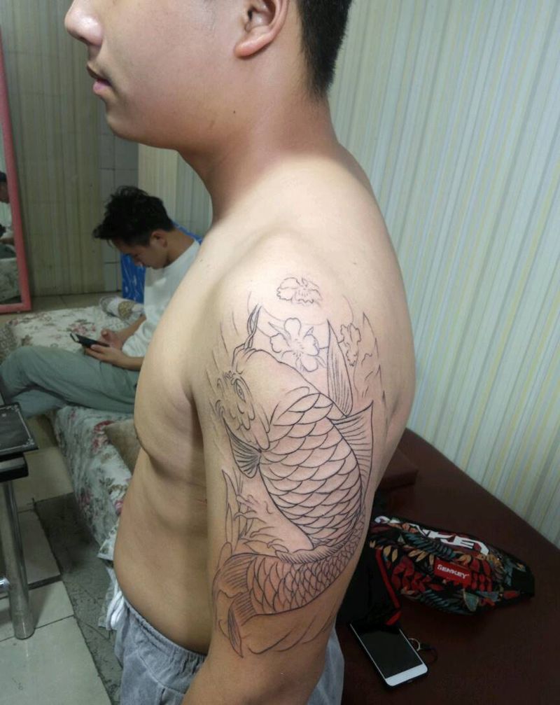 线条鱼纹身图片