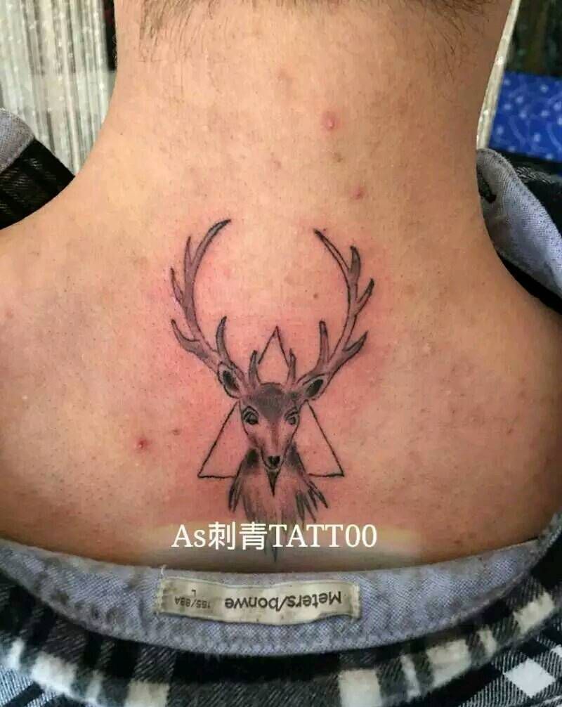 小鹿纹身图片