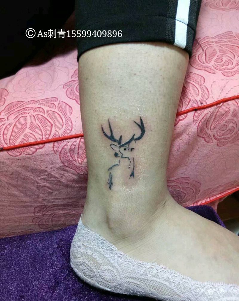 小小鹿纹身图片