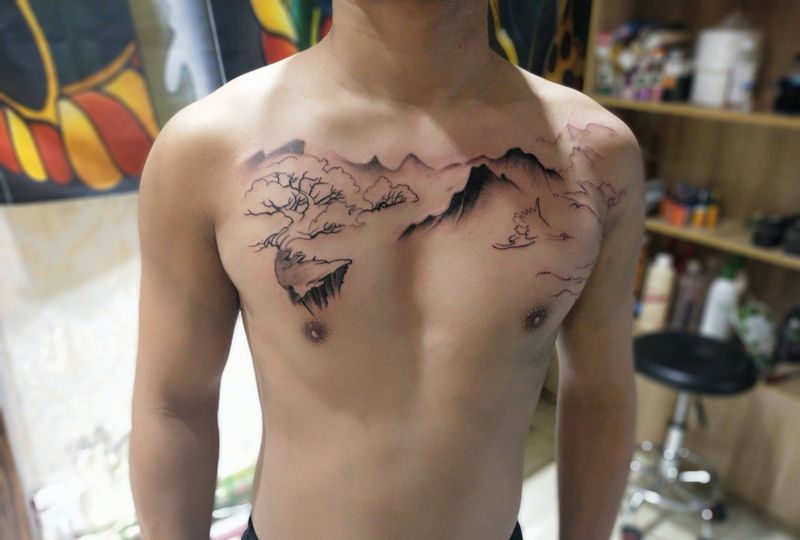 花胸纹身图片_胸部水墨新传统纹身图案