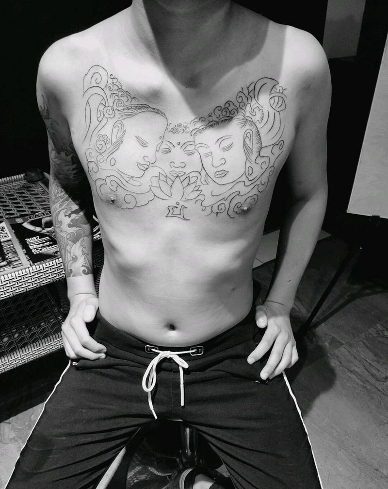 三面佛纹身图片_胸部纹身图案