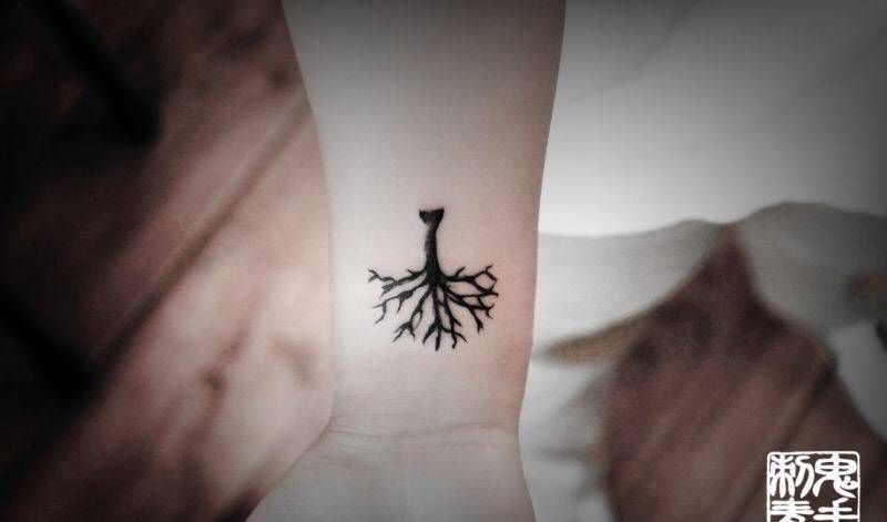 手腕树纹身图片_鬼手昆明成品手部清新图腾纹身图案