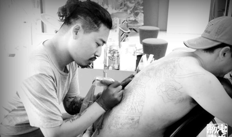 小鬼师傅纹身图片_鬼手纹身图案