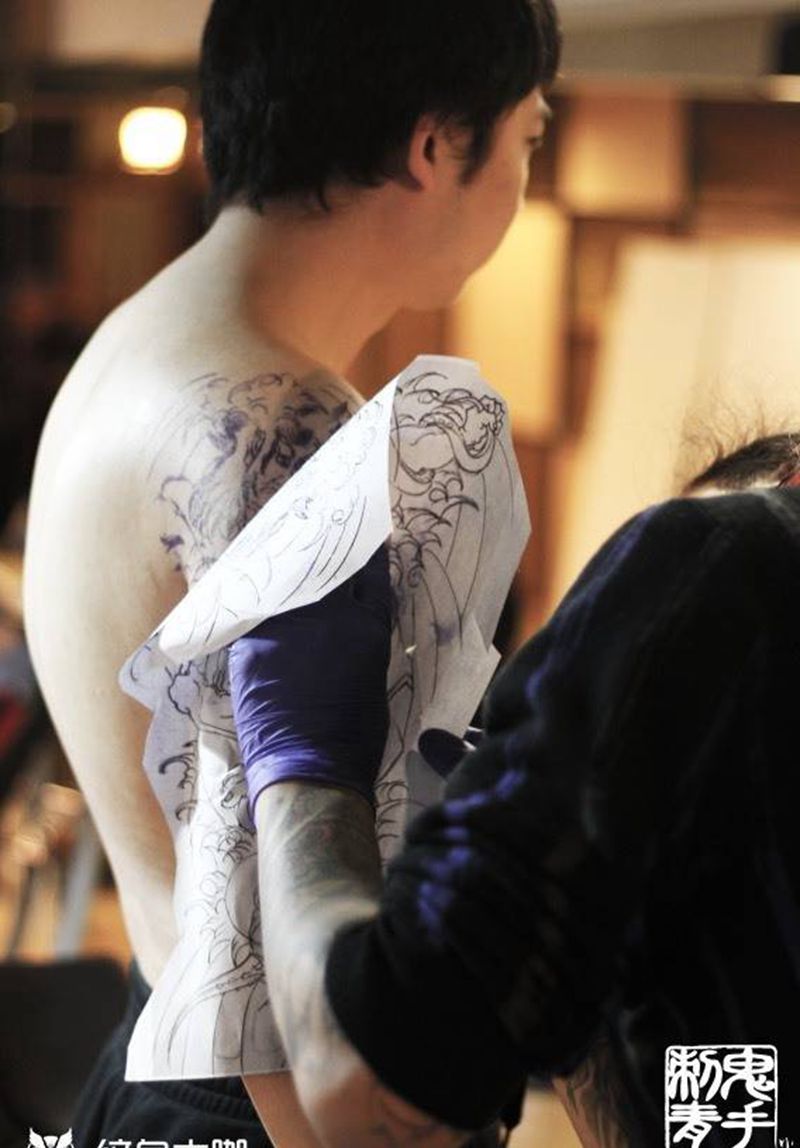 忙碌的一天纹身图片