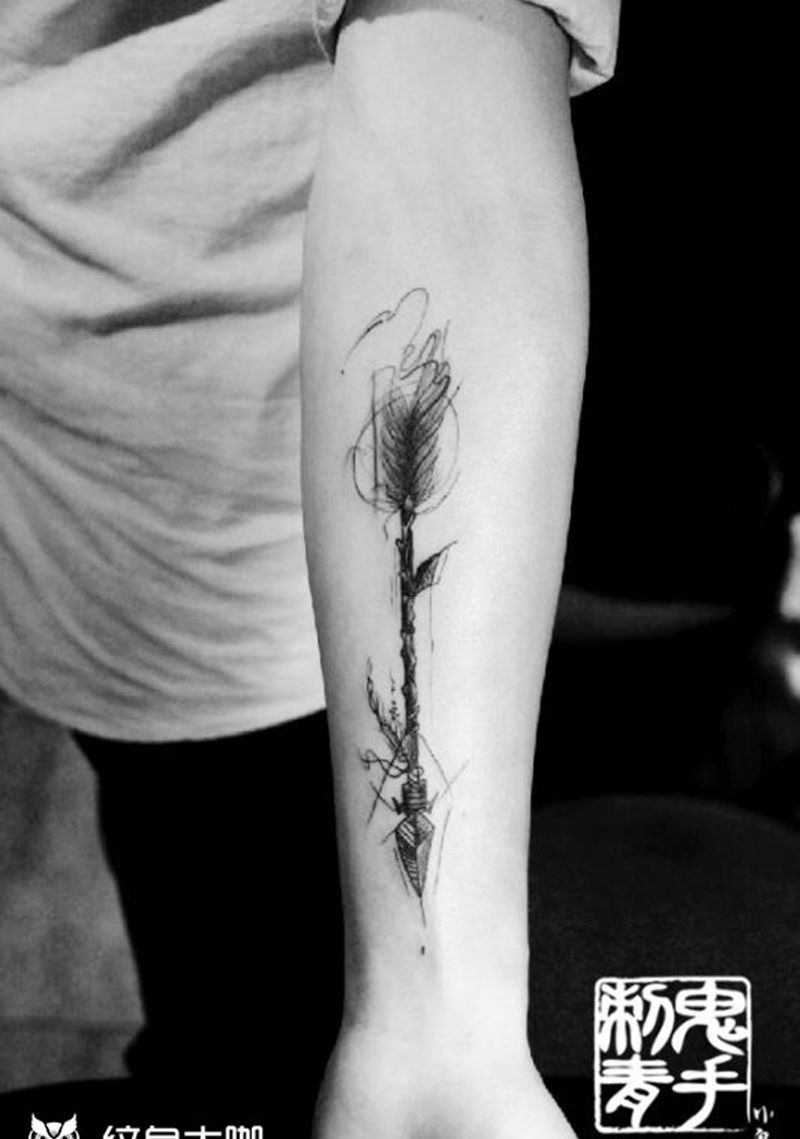 小臂剑矢纹身图片_鬼手昆明成品手臂欧美几何纹身图案