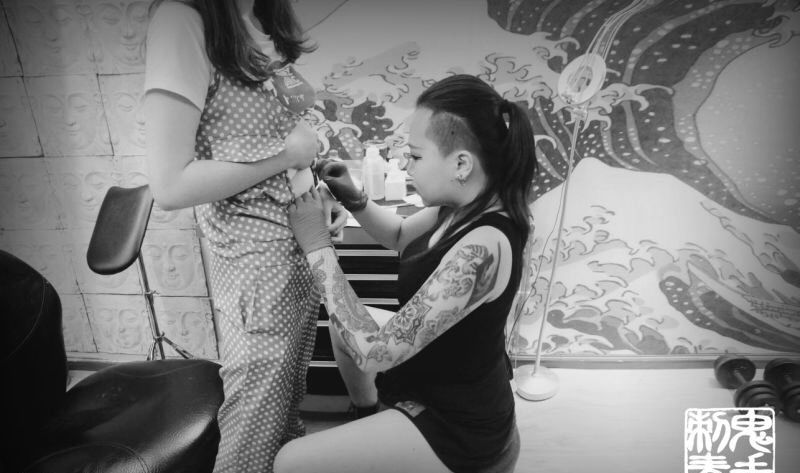 鬼手纹身穿孔纹身图片_鬼手昆明纹身图案