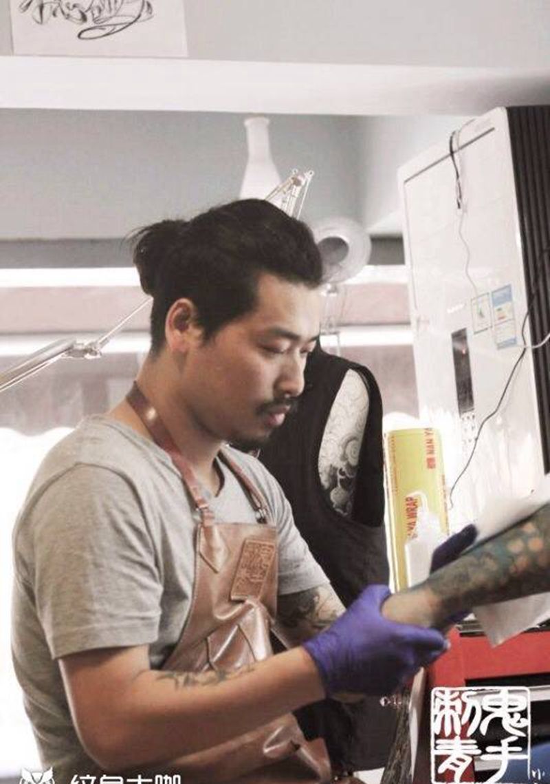 昆明鬼手纹身小鬼店纹身图片_成品原创腹部腰部颈部胸部背部腿部手臂脚部纹身图案