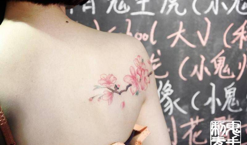 樱花纹身图片_鬼手昆明成品背部纹身图案