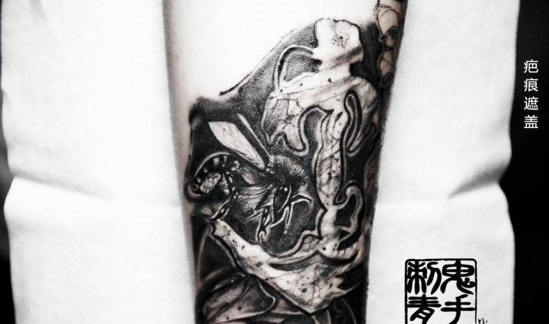 疤痕遮盖纹身图片_鬼手昆明成品手臂欧美纹身图案