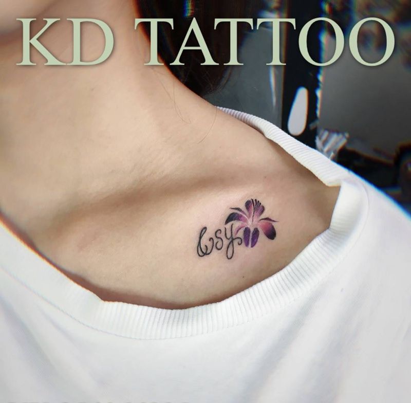 花纹身图片_肩部纹身图案