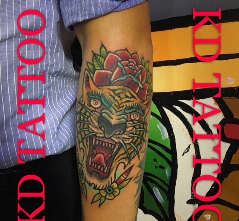 今天的作品纹身图片_成品手稿插画欧美动物老虎玫瑰纹身图案