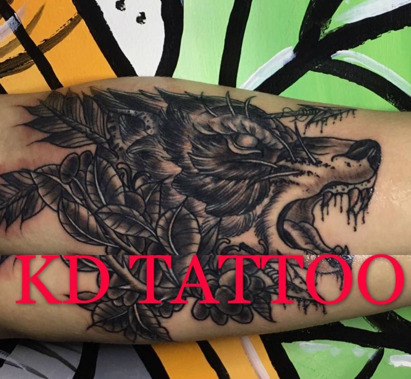 今天的遮盖纹身图片_成品手臂欧美动物遮盖狼纹身图案