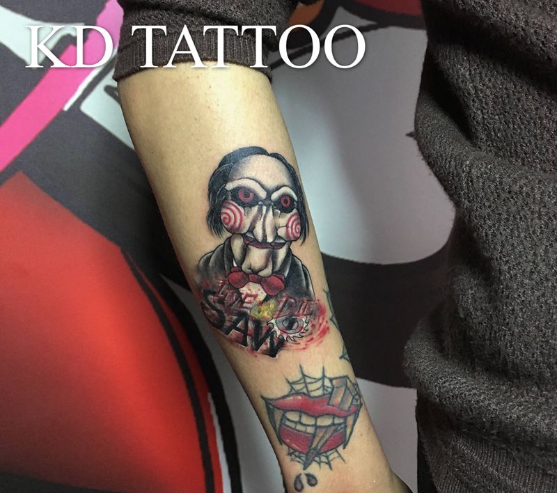 saw纹身图片_Old School水彩纹身图案