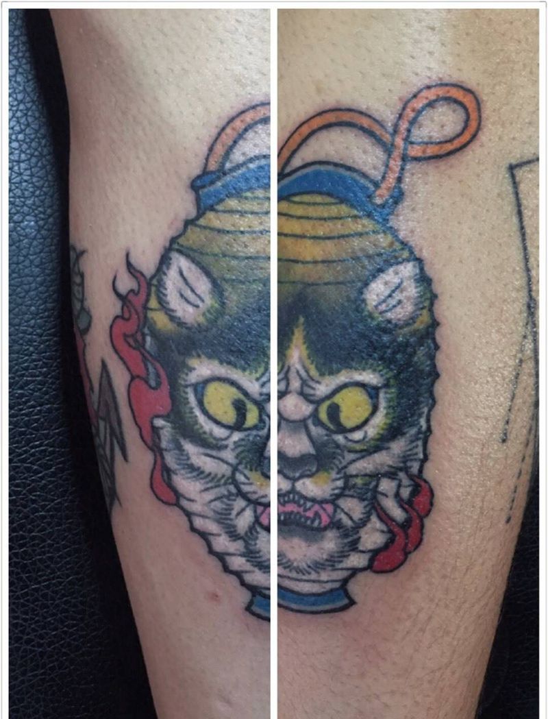 今天工作纹身图片_成品传统灯笼猫纹身图案