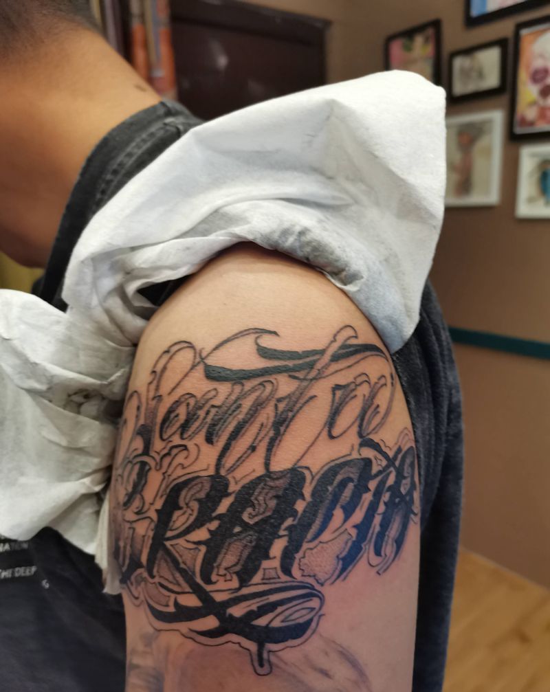 拼接的奇卡诺花体字纹身图片_手臂纹身图案