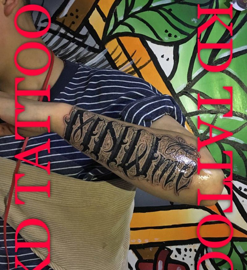 今天字体纹身图片_成品手臂欧美字符花体字匪气奇卡诺纹身图案