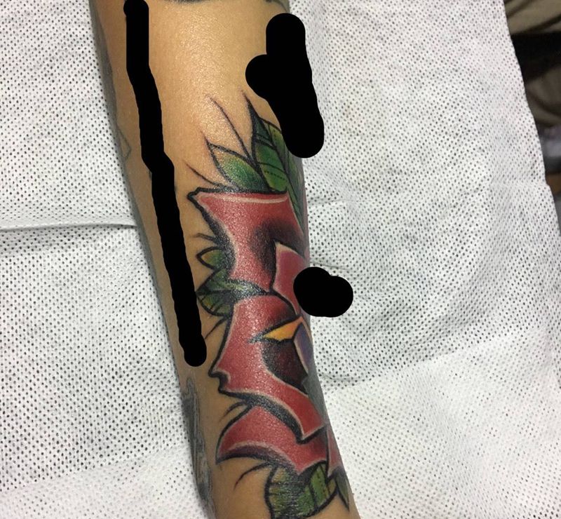 今日图案添加纹身图片_成品欧美玫瑰奇卡诺花体字植物纹身图案