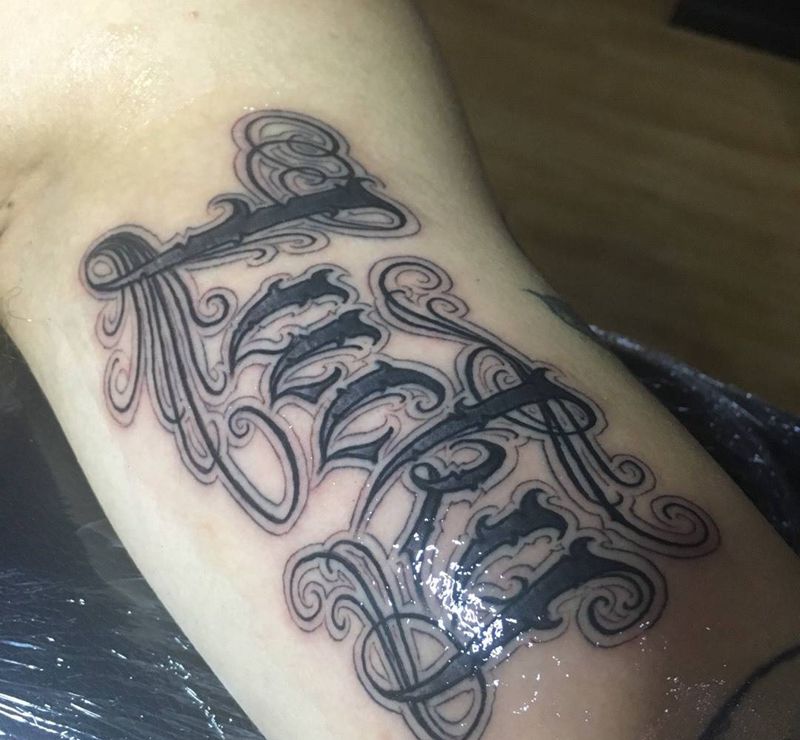 奇卡诺手写字体纹身图片_成品欧美字符奇卡诺花体字纹身图案