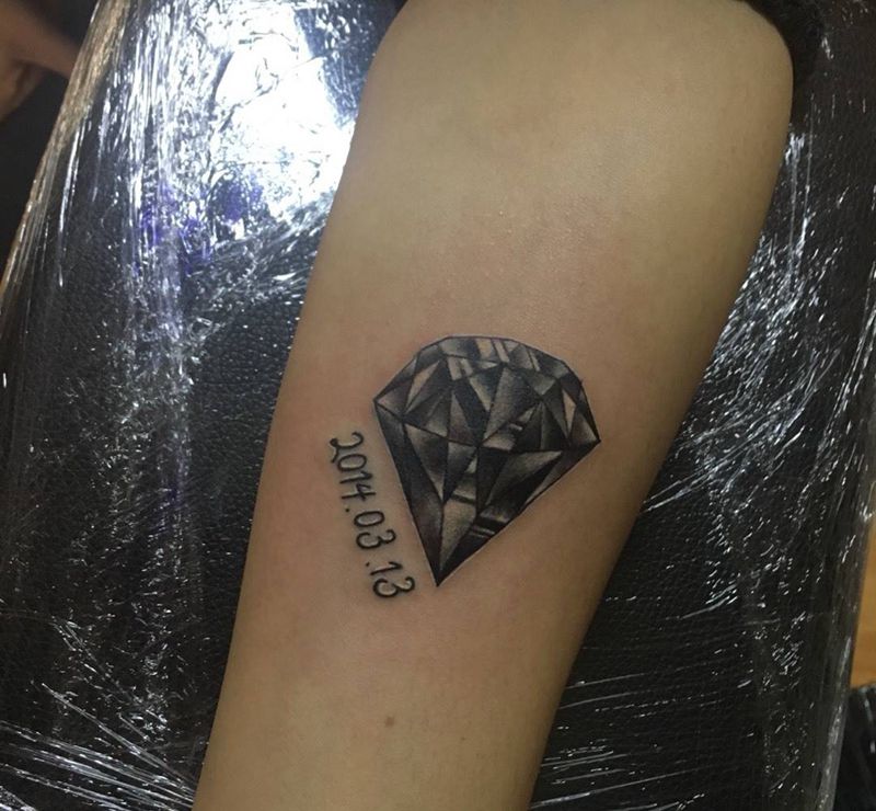 钻石纹身图片_成品手臂欧美钻石纹身图案