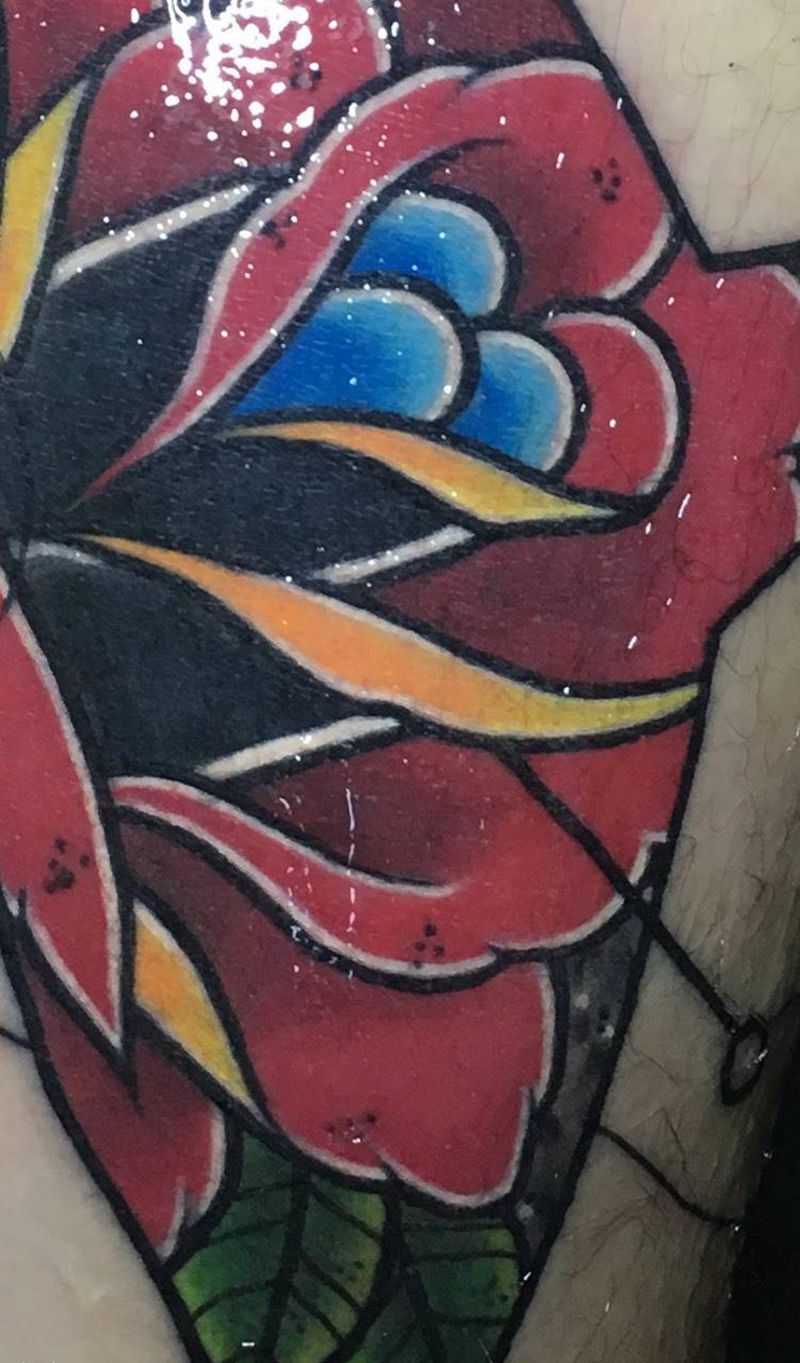 Old school纹身图片_成品手臂欧美玫瑰鲨鱼纹身图案