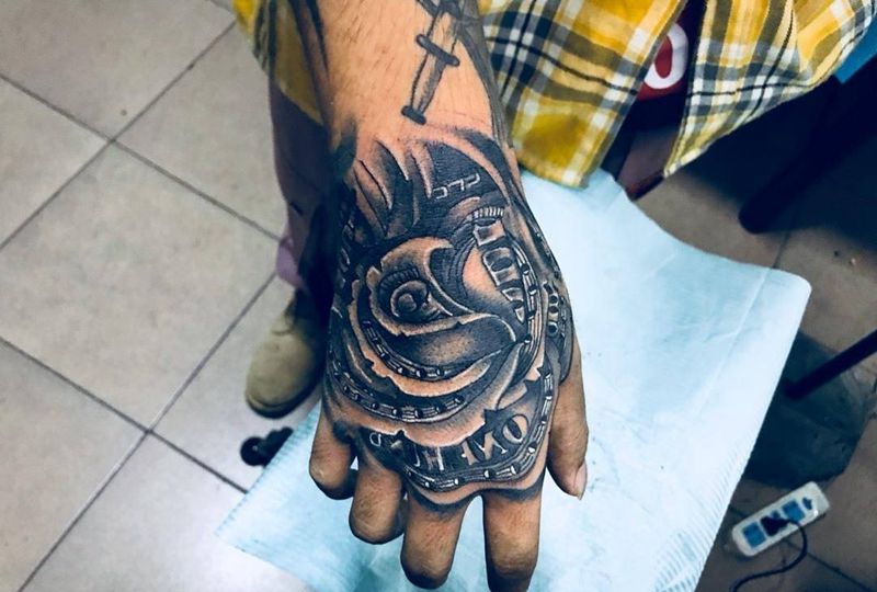 美元$纹身图片_手部欧美写实纹身图案