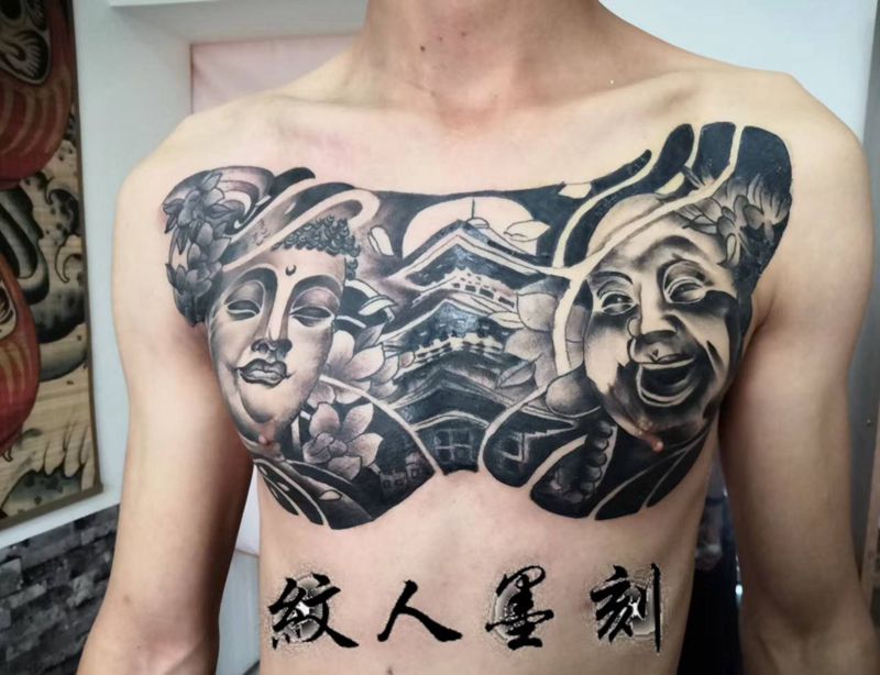 花胸纹身图片_胸部老传统纹身图案