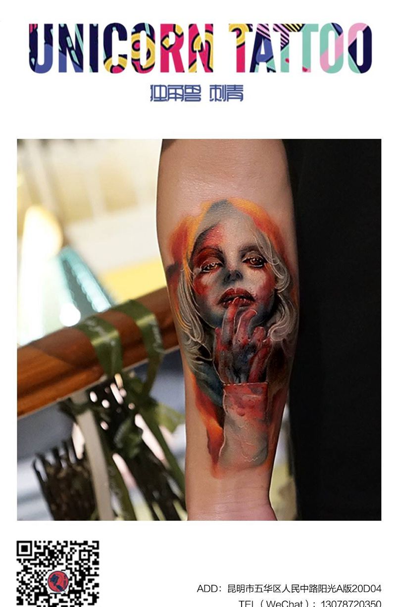 嗜血女纹身图片