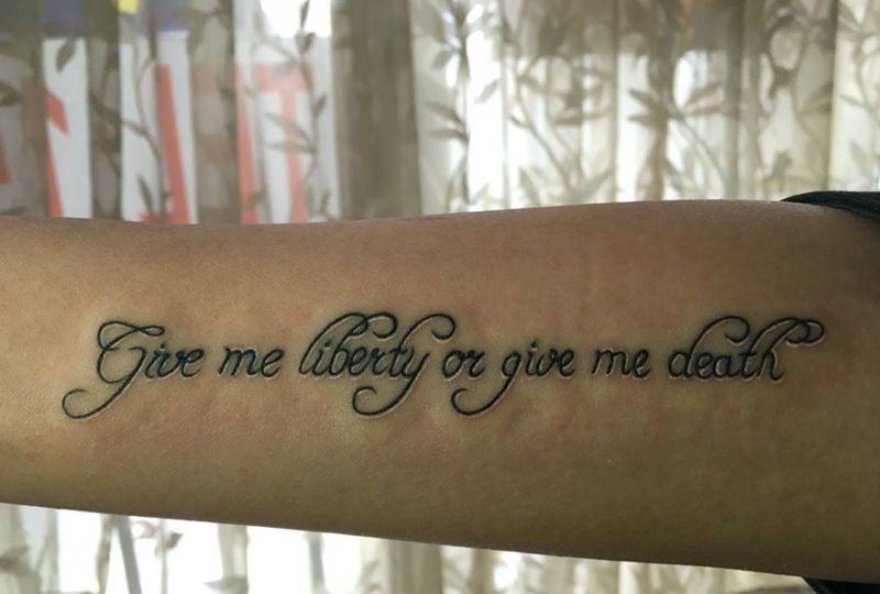 英文字体 刚刺好纹身图片_成品清新字符纹身图案