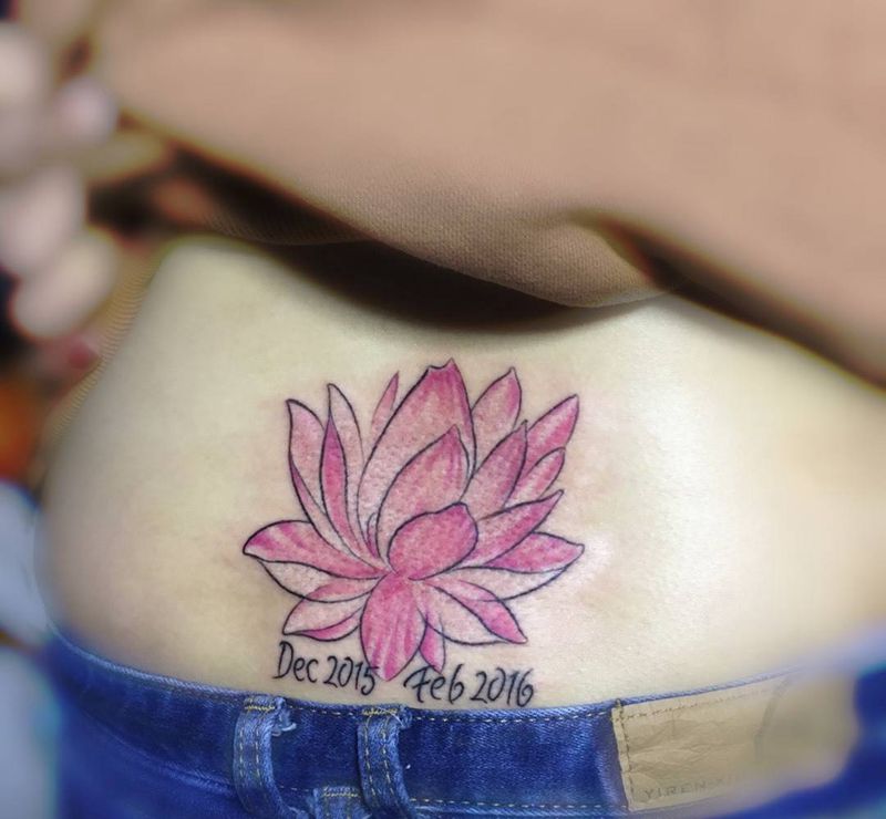 今天工作纹身图片_成品腰部欧美清新植物莲花纹身图案