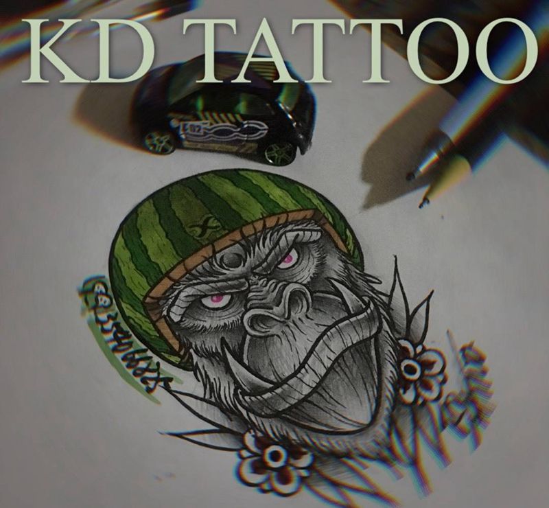 瓜皮盔纹身图片_Old School机车纹身图案