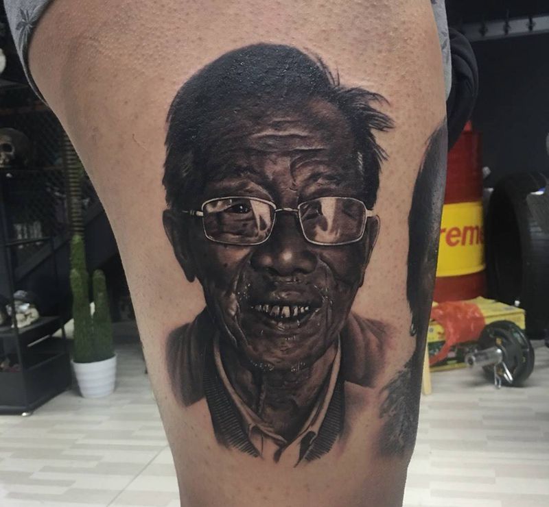 客人的爷爷纹身图片_腿部欧美写实纹身图案